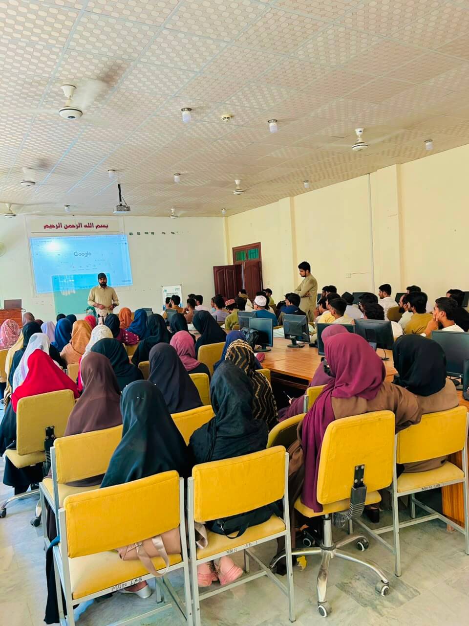 Hunar Tehreek training class in session — photo 23